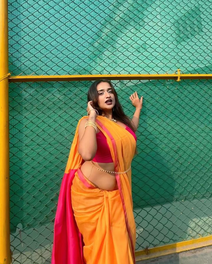 Call Girls In Hauz Khas (Delhi)☎️+91-97111✓00155✅Delhi Escort Service