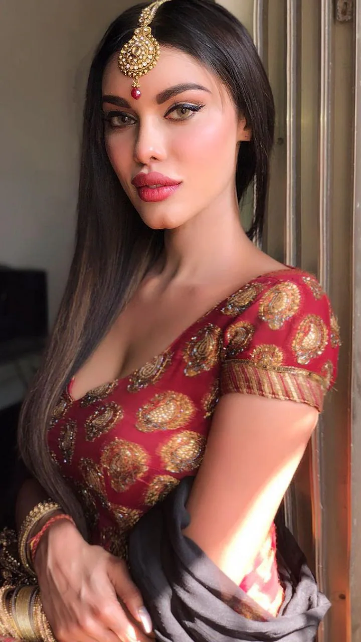 Call Girls In Munirka (Delhi) ✅9711100155✅Delhi Escort Service 24×7