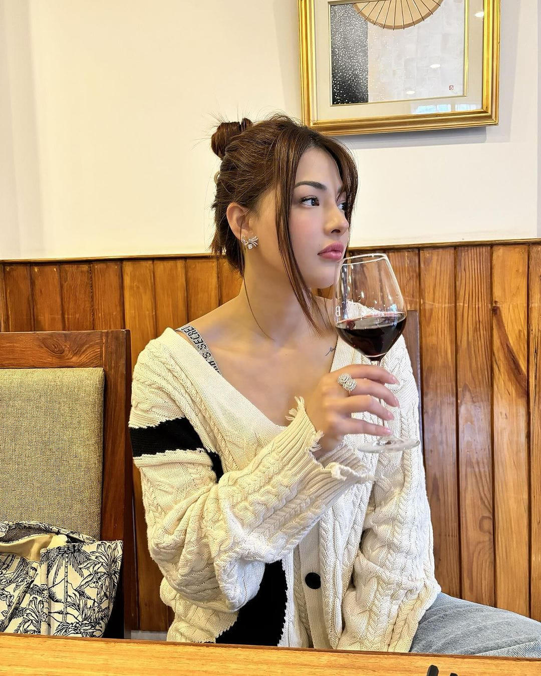 9582386607 (Get 24×7) Call Girls in AEROCITY (Delhi)꧁