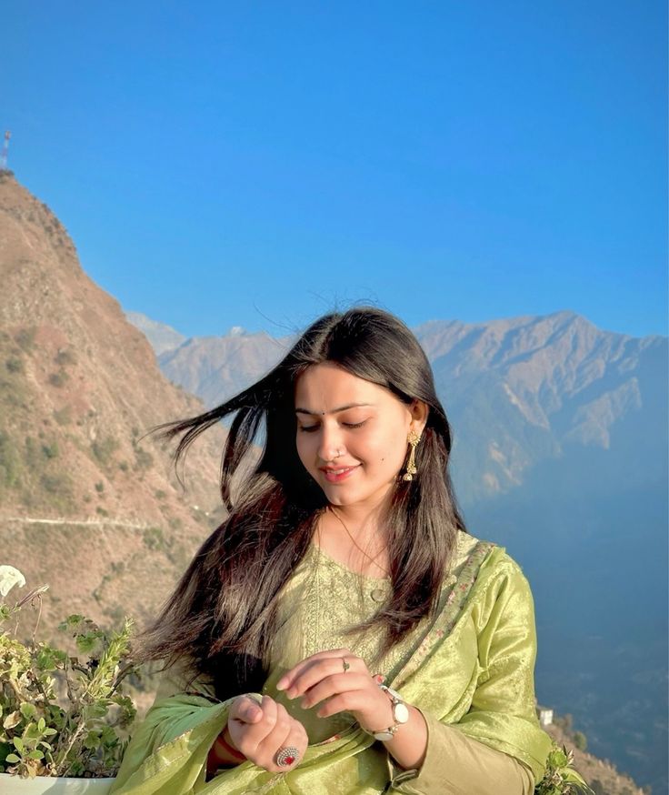 Call Us ⇆ 9643900018 ⇆ Call Girls In Moolchand (Delhi)