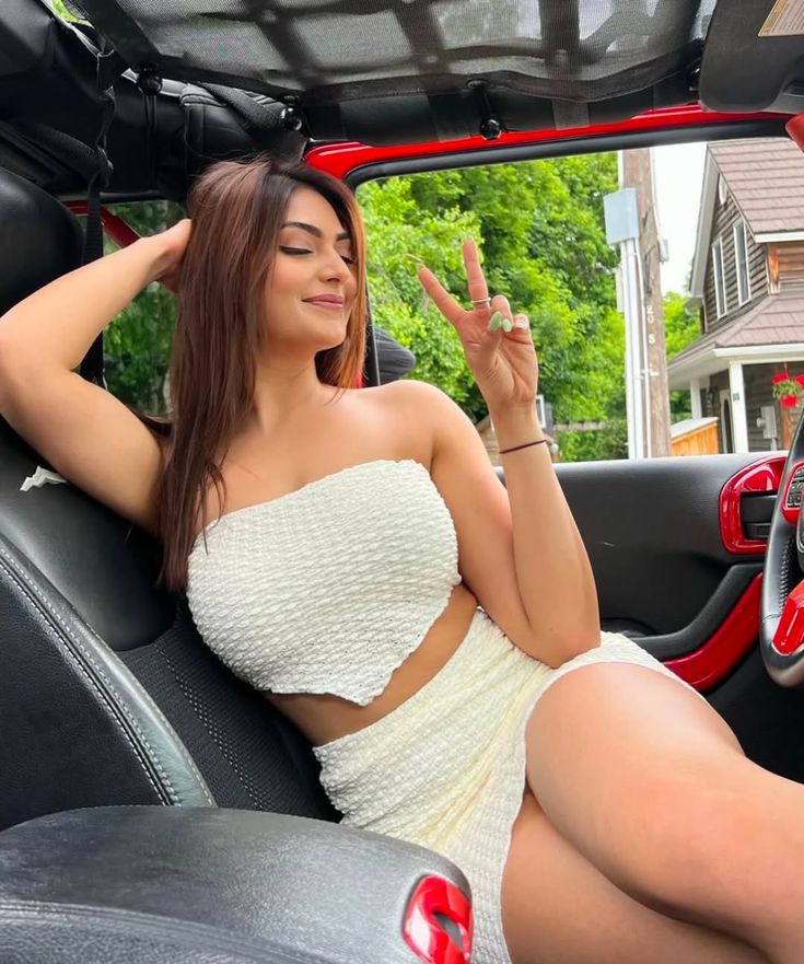 8447074457 Call Girls In Ashram Delhi Escort Services