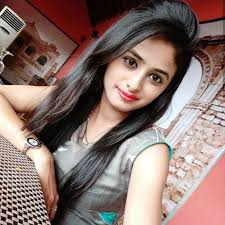 ❤️9958560360❤️ Call Girls near Crowne Plaza Delhi Holiday Inn Mayur Vihar Escorts Service