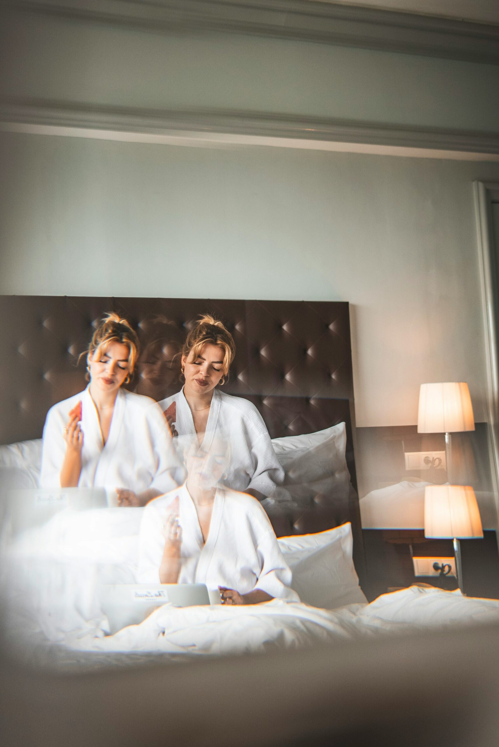 Luxury Escort Service In Sahibabad, Ghaziabad 9953772009