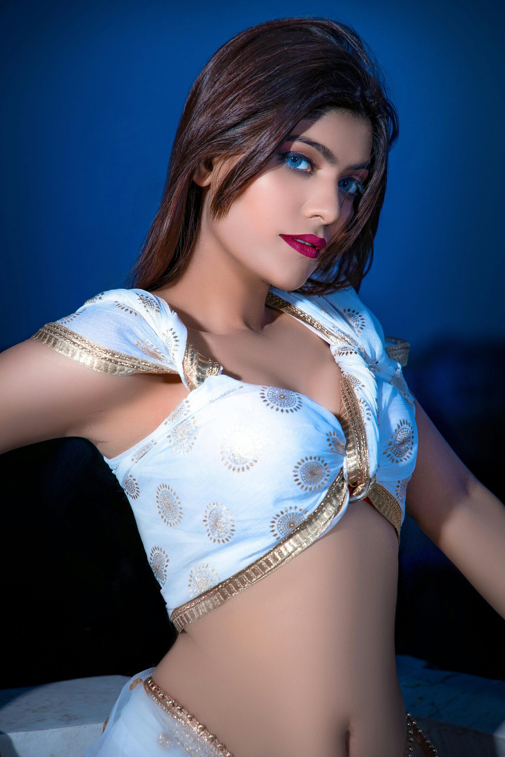 Book Sensual College Girls Near Radisson Blu Mall Noida 9953772009