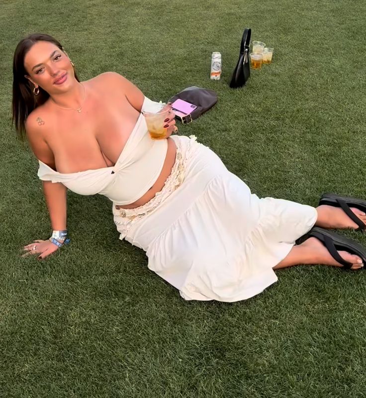 Escort Service Paharganj (9599632723) Call Girls in delhi | Escort