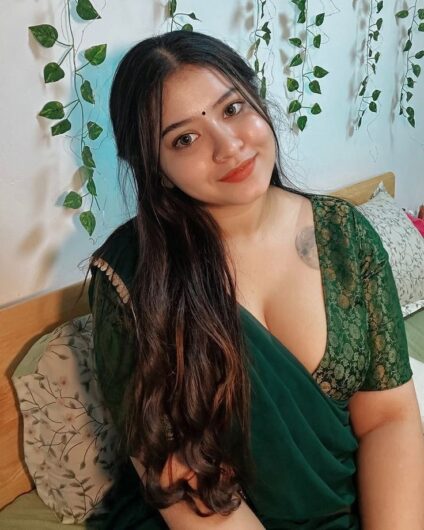Call Us ⇆ 9643900018 ⇆ Call Girls In Munirka Metro (Delhi)