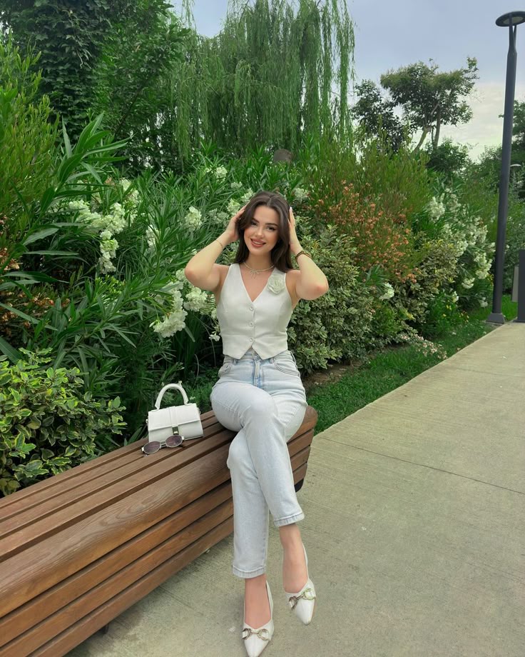 Call Girls in Dwarka Metro ( 8447074457 ) Independent Delhi Escorts