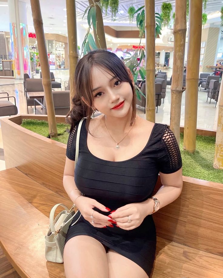 Call Girls in Shivaji Park Metro ( 8447074457 ) Independent Delhi Escorts