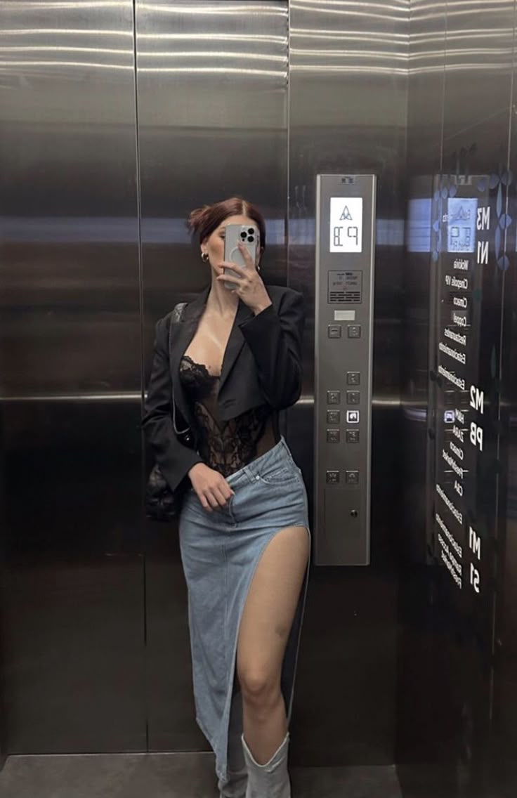 Call Girls in Adarsh Nagar Metro ( 8447074457 ) Independent Delhi Escorts