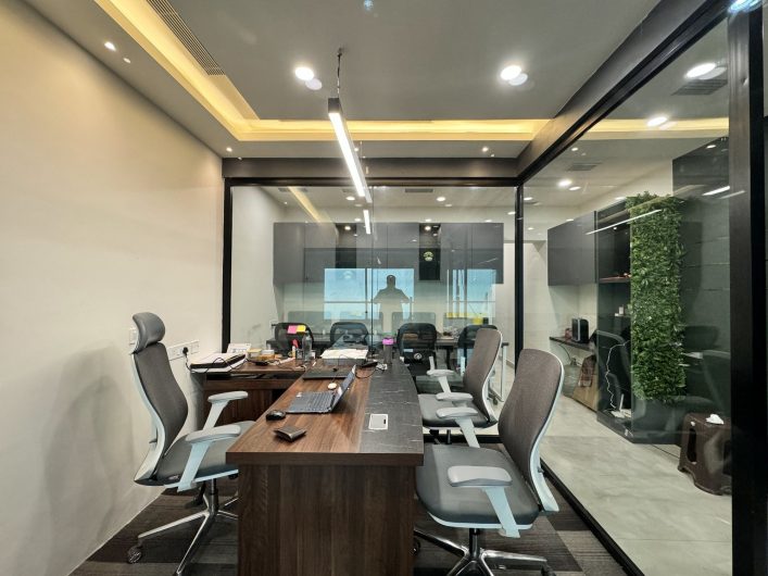 Modern Office Space For Sale In Ron: Fully Refurbished.